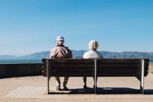 Różnica między demencją a alzheimerem